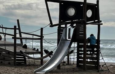 Acogedor y Amplio Apartamento familiar a pie de playa - Photo 36