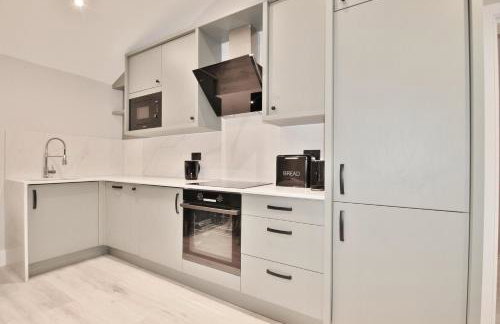 Fantastic 2 Bed Penthouse With Free Parking in Acton - Foto 18
