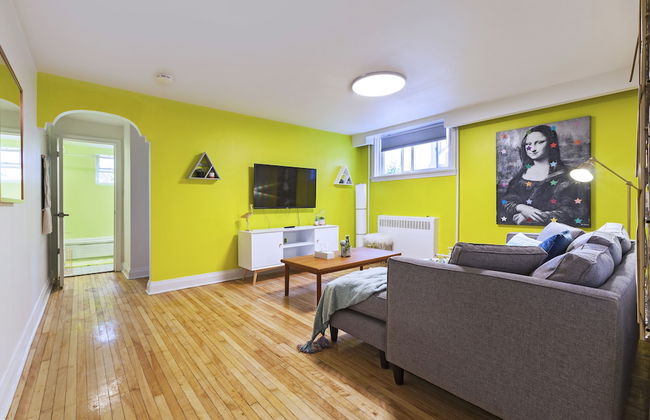 Colourful 2-bedroom Apartment - Foto 13