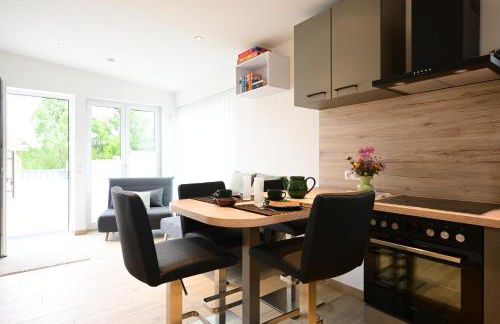 Ferienhäuschen am See, neu gebaut, klimatisiert und beheizbar - Photo 6