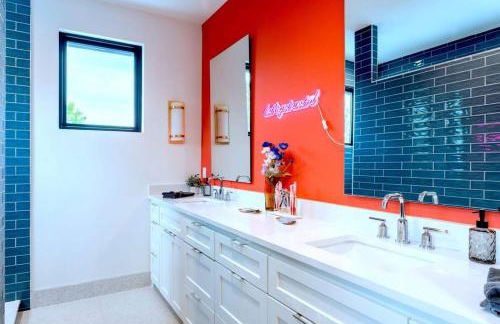 Queens Gambit - 7 Minutes from Downtown - Sleeps 16 - Foto 34