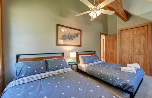 Berkshire Vacation Rentals: Great Barrington Cabin Sleeps 14 Walk To Town - Foto 5