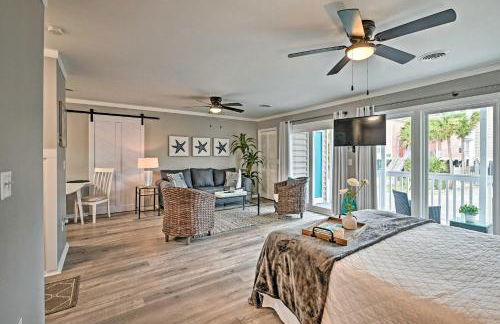 Couples Retreat with Balcony in Surfside Beach! - Foto 6