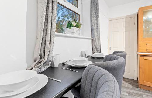 Luxury Group Stay - Manchester - Sleeps 7 - Foto 7