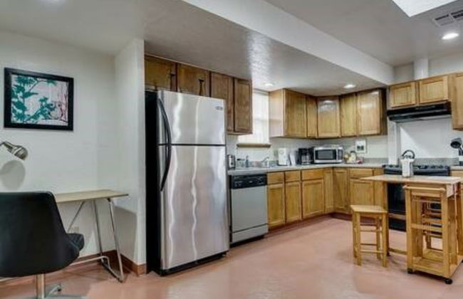 Evie's apartment - Photo 29