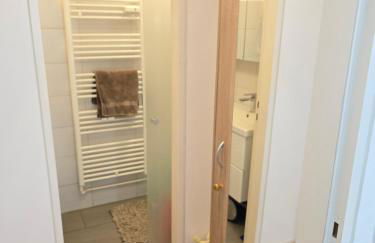 2 x Apartments bei Augsburger Platz 1x Nr 5 - Studio Apartment mit Balkon und Parkplatz und 1 x Nr5-B - 2 ZW ohne Balkon und Parkplatz - Foto 3