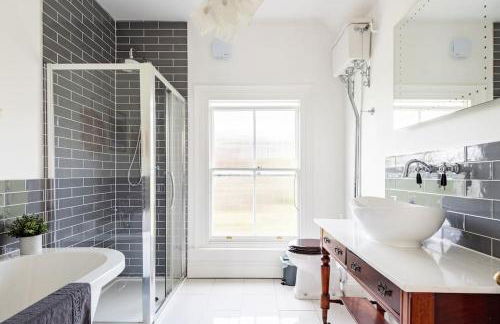 Cotswold Cheltenham, whole house with hot tub - Photo 61