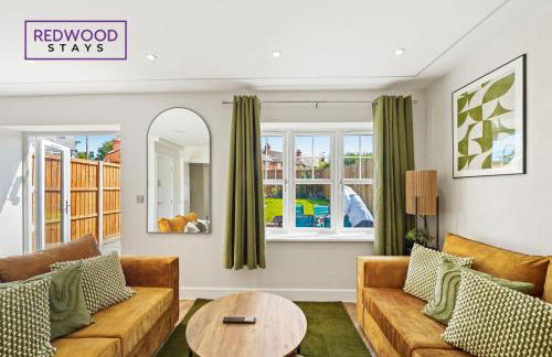 Spacious 4 Bedroom 2 Bath Serviced Home For Contractors & Families with X2 Free Parking Spaces, Fast WiFi - Hosted By Redwood Stays - Foto 8