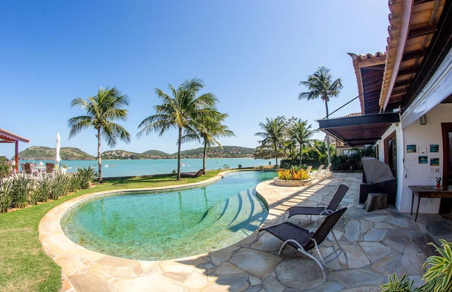 Mansão Exuberante Pé na Areia Ferradura - Photo 47