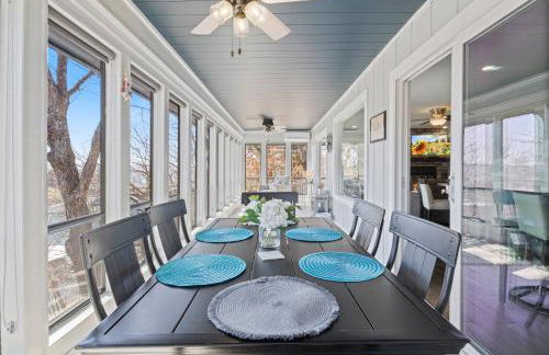 Spacious Home & Lake Access, Lake Views Throughout - Foto 47