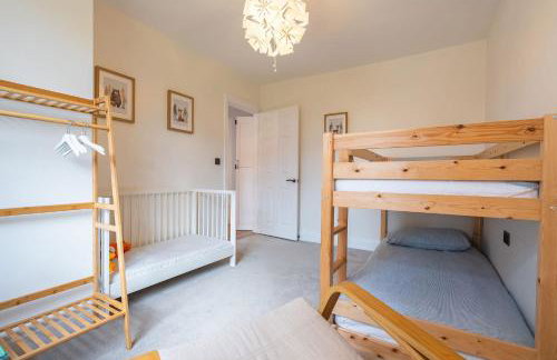 Nature Inspired Bungalow with 3 rooms - 10 mins from Manchester Airport - Foto 13