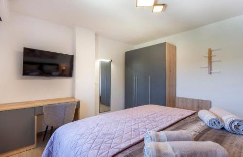 Luxurious new apartment with pool - Foto 46