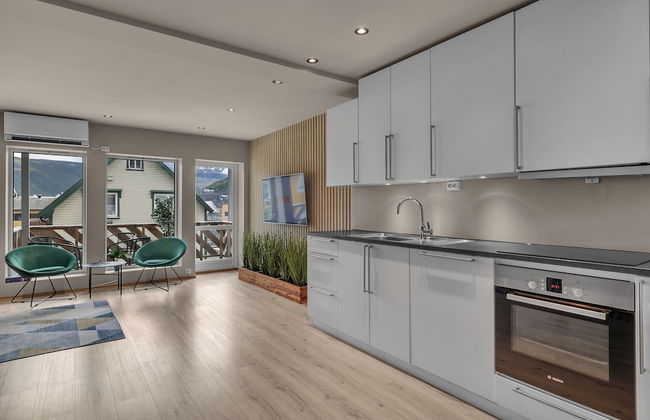 Arctic Homes - Premium Plaza - Photo 24