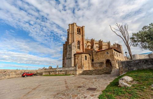 El Patio de Vespasiano-Calera- vistas a la iglesia junto al puerto - Photo 67