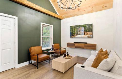 Stylish Lakehouse with Black-and-White Modern Design near Lake Hartwell, Clemson SC - Foto 25