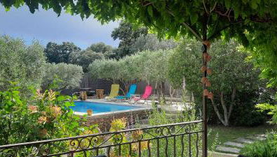 Villa en Provence piscine au calme entre Arles Nîmes Avignon - Foto 1, Garden, sunbed, Garden view