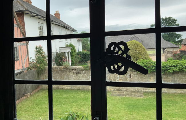 Delightful 4BD Home Full of Flair Edenbridge Kent - Foto 3