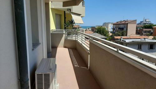 DOMUS MARIS Viserba, Spiagge e Centro a 100 mt Rimini Centro a 10 minuti in auto OFFERTA SIGEP 2026 FIERA RIMINI A 5 MINUTI - Photo 3