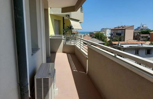 DOMUS MARIS Viserba, Spiagge e Centro a 100 mt Rimini Centro a 10 minuti in auto OFFERTA SIGEP 2026 FIERA RIMINI A 5 MINUTI - Photo 3