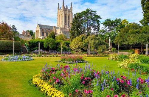 Walking distance to hospital and town with free off-road parking - Foto 17