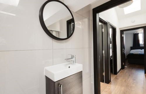 Two Bedroom Executive Pad by Traboule Properties Ltd - Foto 10