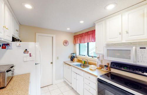 Bromley Village - Clovers 767A - Photo 7