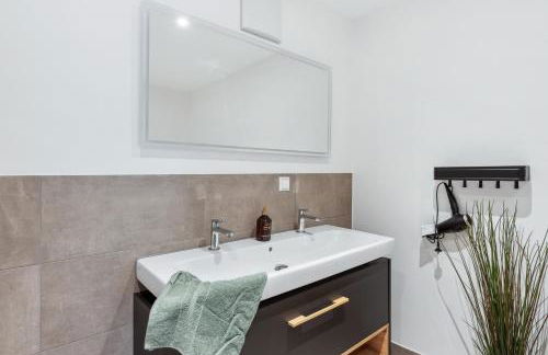 Premium Quartier One - Ideal für Familien & Teams, 5 Zimmer, 2 Parkplätze - Foto 28