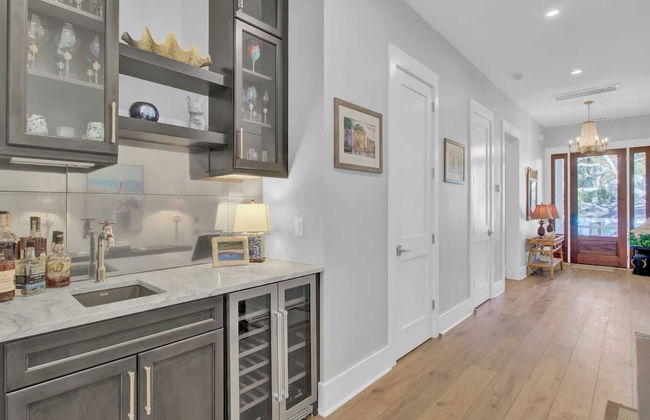 Walk to the Beach + Private Pool, Rooftop Terrace, Balcony 3602 Cameron - Foto 31