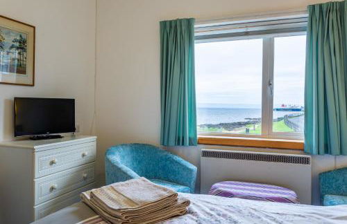 Beach Front Flat, Brodick - Photo 17