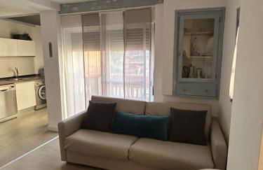 Acogedora y moderna casa en pueblo - Photo 1