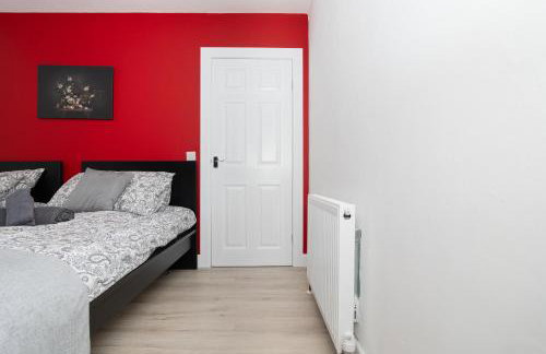 4Bed-House-2Bath-Free Parking-by Holiday Homes - Foto 9