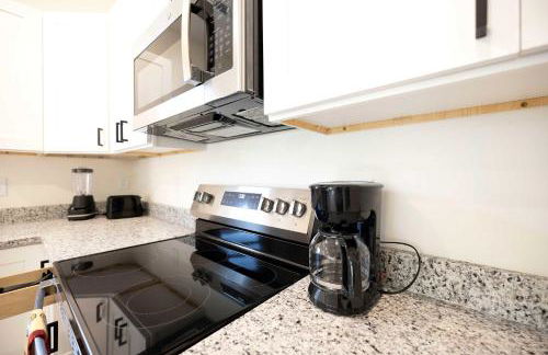 4 Min to Downtown - 10 to Elon - Washer and Dryer - Foto 16