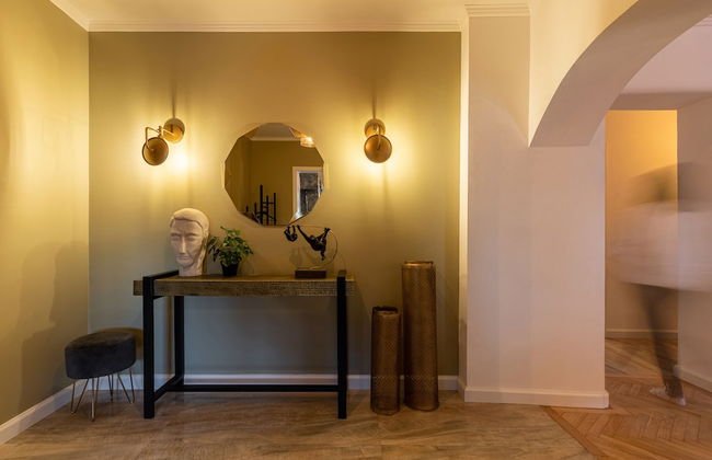 Views of Palace of the Parliament 2BR Jungle Theme - Foto 21