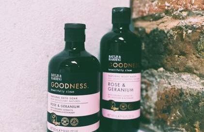 Stay in a CASTLE! Unique & luxurious historical apartment, self contained, FREE parking & Wi-Fi - Photo 1