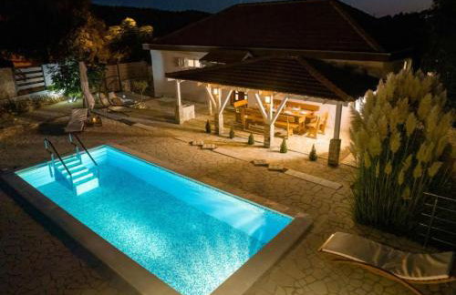 Villa Gabriel - Three Bedroom Villa with Outdoor Pool - Foto 29