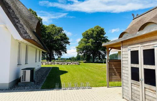 Reetdach-Ferienhaus "ANNI" mit direktem Meerblick, Sauna und Kamin - Foto 25
