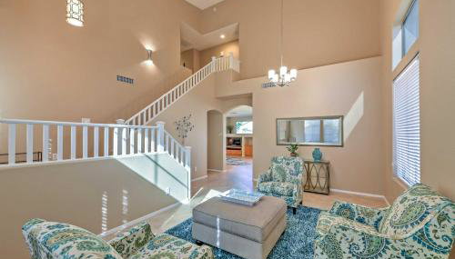 Inviting Surprise Home with Private Pool Near Golf! - Foto 4