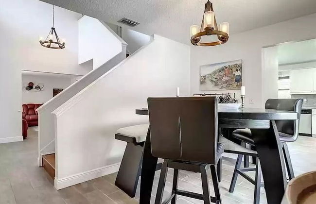 Windwood Villa 4 Bedroom Home by RedAwning - Foto 24