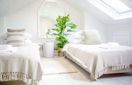 Stunning Townhouse with Large Garden - Sleeps 8! - Photo 54