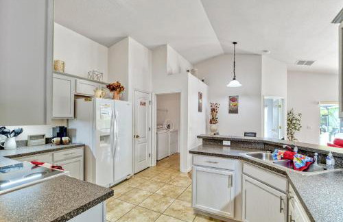 Sunny lake view villa with pool spa - close to attractions - Foto 31