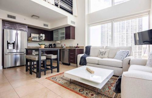 BrickellRiver LOFT with parking & 12 min to South Beach - Foto 1