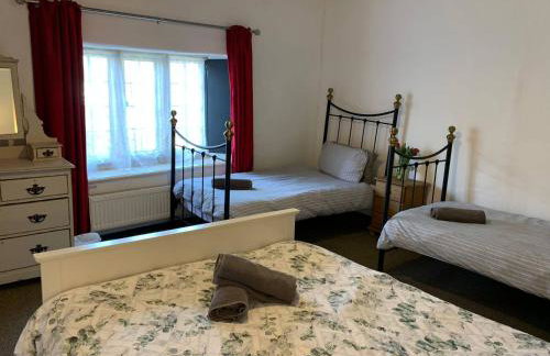 6 Bedroom Farm House with 12 Beds in Weldon - Foto 27