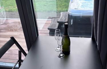 Glamping Pod with Hot Tub in Orchard - Foto 26