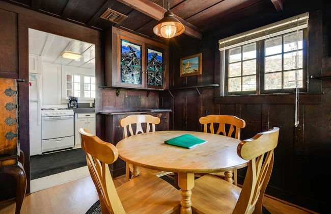 Charming Catalina Gem w/ Deck: Walk to the Beach - Foto 11