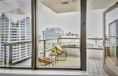 Panoramic Bay and City Views - 2BR, Pool, Gym, Parking - Foto 18