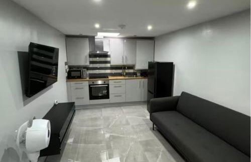 Apartment-Sleeps3-Parking-Internet - Photo 2