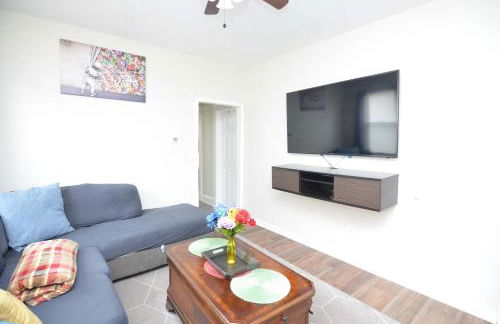 Spacious Home with Parking, Laundry - Near RU, RWJ, NJ Transit - Foto 15