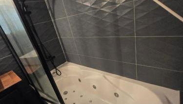 Une grande maison bleue - Photo 3