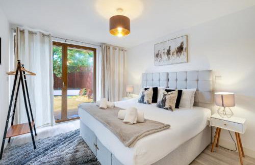 Multiple 2-Bedroom Apartments near Harry Potter Studios - 2-Minute walk to Bushey Station - 20 Minutes to London Euston - Ideal for Families & Business - Free Parking - Foto 1