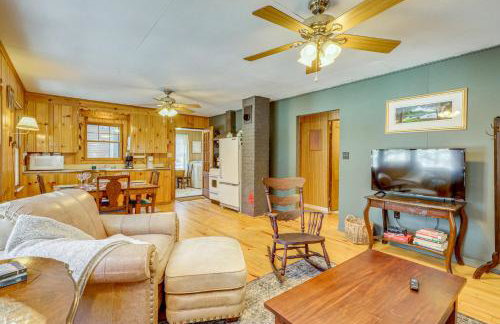 Private Dock and Beach! Lakefront Adirondacks Escape - Foto 4